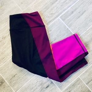 Knockout by Victoria Secret crop workout leggings.
